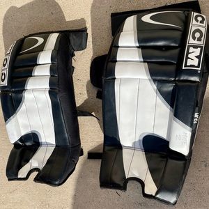 CCM Hockey pads for goalie kids size 22”